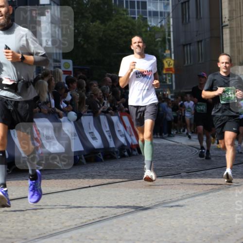 13.09.2026 - 21. swb-Marathon Bremen Strokosch-Dieckow http://msf.ph/oto/10316914 13.09.2026 13:24:35 Ziel 102, 776, 909, 1199, 1250, 2295, 2491, 2967, 3372, 4000, 4559, 5012, 5208, 5257, 5481, 5928, 5929, 6105, 7059, 7069, 7081, 7156, 8082, 8179, 8415, 9087, 9573, 9916, 13219, 282, 1516, 2280, 3015, 4198, 4262, 4277, 5328, 5664, 6626, 6807, 8636, 9541, 10097, 10103 meine-sportfotos.de