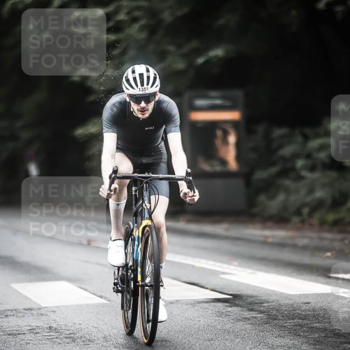 13.09.2026 - Stadtparktriathlon H.Heesch http://msf.ph/oto/10316927 13.09.2026 13:00:38 Radfahren 1143, 1282, 1351, 1370 meine-sportfotos.de