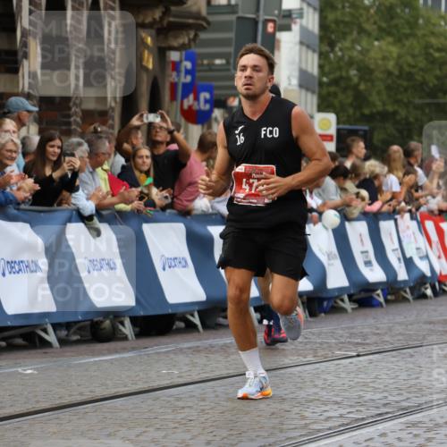 13.09.2026 - 21. swb-Marathon Bremen Strokosch-Dieckow http://msf.ph/oto/10316928 13.09.2026 13:06:42 Ziel 474, 1901, 1921, 7590, 8621, 8670, 9934, 13148, 521, 749, 1009, 3127, 4574, 6784, 8580, 8888 meine-sportfotos.de