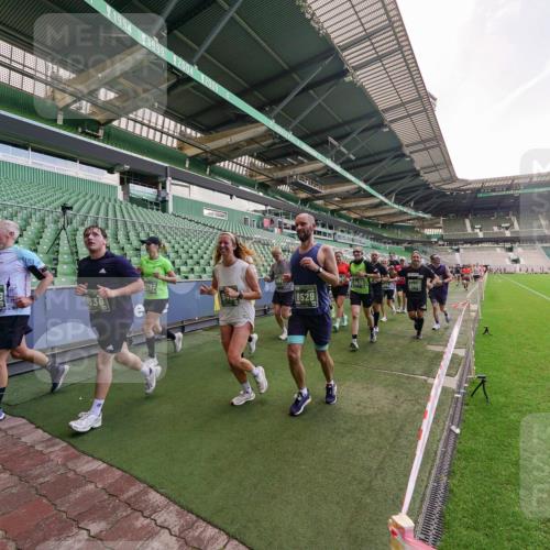 13.09.2026 - 21. swb-Marathon Bremen Michael Burmester http://msf.ph/oto/10317000 13.09.2026 13:14:13 Laufen im Stadion 183, 270, 278, 300, 349, 414, 460, 576, 600, 631, 695, 702, 768, 933, 950, 956, 1005, 1008, 1143, 1392, 1408, 1426, 1573, 1596, 1641, 1818, 1819, 1991, 2024, 2035, 2079, 2233, 2264, 2314, 2387, 2412, 2439, 2457, 2461, 2478, 2494, 2521, 2540, 2564, 2612, 2665, 2684, 2690, 2691, 2693, 2737, 2773, 2792, 2816, 2829, 2838, 2861, 2865, 2884, 2887, 2921, 2972, 2978, 3016, 3111, 3209, 3253, 3277, 3293, 3304, 3313, 3355, 3378, 3405, 3428, 3653, 3661, 3680, 4034, 4080, 4306 meine-sportfotos.de