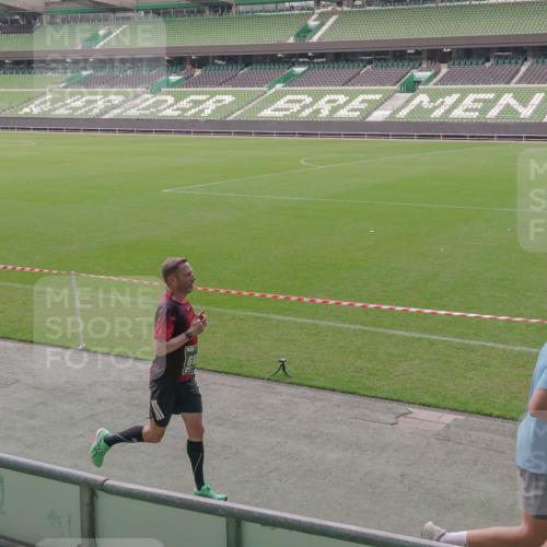 13.09.2026 - 21. swb-Marathon Bremen Michael Burmester http://msf.ph/oto/10317001 13.09.2026 12:52:07 Laufen im Stadion 107, 235, 335, 683, 734, 771, 792, 863, 1033, 1043, 1125, 1146, 1162, 1232, 1252, 1297, 1455, 1492, 1510, 1542, 1613, 1646, 1955, 1970, 2007, 2008, 2043, 2203, 2295, 2350, 2442, 2444, 2447, 2480, 2498, 2759, 2767, 2847, 3085, 3149, 3236, 3336, 3440, 3448, 3484, 3566, 3703, 3808, 3830, 3899, 3959, 3988, 4023, 4165, 4283, 4429, 4473, 4475, 4559, 4571, 4573, 4582, 4605, 4727, 4781, 4782, 4895, 5066, 5079, 5152, 5155, 5168, 5379, 5521, 5532, 5696, 6274, 8033, 8798 meine-sportfotos.de