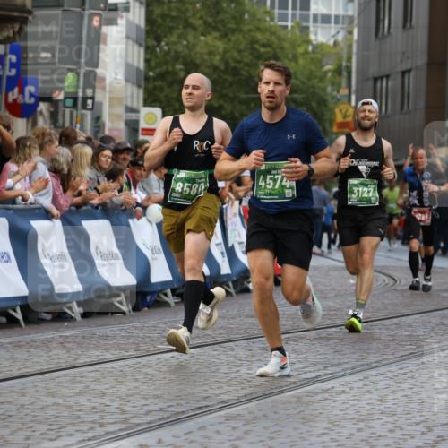 13.09.2026 - 21. swb-Marathon Bremen Strokosch-Dieckow http://msf.ph/oto/10317004 13.09.2026 13:06:45 Ziel 474, 1770, 1901, 1921, 2832, 7590, 8621, 9934, 13148, 521, 749, 3127, 4574, 6784, 8580, 8888, 9708 meine-sportfotos.de