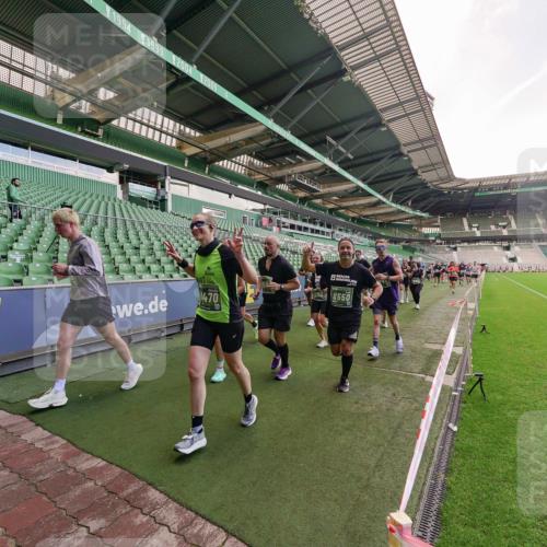 13.09.2026 - 21. swb-Marathon Bremen Michael Burmester http://msf.ph/oto/10317026 13.09.2026 13:14:14 Laufen im Stadion 183, 270, 278, 300, 349, 414, 460, 576, 600, 631, 695, 702, 768, 933, 950, 956, 1005, 1008, 1047, 1143, 1392, 1408, 1426, 1573, 1596, 1641, 1818, 1819, 1991, 2024, 2035, 2079, 2233, 2314, 2387, 2412, 2439, 2457, 2461, 2478, 2494, 2521, 2540, 2564, 2612, 2665, 2684, 2690, 2691, 2693, 2737, 2773, 2792, 2816, 2829, 2838, 2861, 2865, 2884, 2887, 2921, 2972, 2978, 3016, 3111, 3209, 3253, 3277, 3293, 3304, 3313, 3355, 3378, 3405, 3428, 3653, 3661, 3680, 4034, 4080, 4306, 703 meine-sportfotos.de