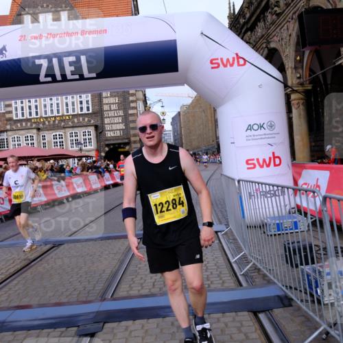 13.09.2026 - 21. swb-Marathon Bremen Tim E. http://msf.ph/oto/10317033 13.09.2026 10:57:09 Ziel 10408, 10486, 10540, 10610, 10771, 10888, 11000, 11064, 11079, 11328, 11474, 11872, 11946, 12284, 12434 meine-sportfotos.de