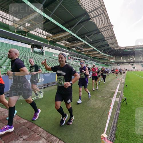 13.09.2026 - 21. swb-Marathon Bremen Michael Burmester http://msf.ph/oto/10317036 13.09.2026 13:14:15 Laufen im Stadion 183, 270, 278, 300, 349, 414, 460, 576, 600, 631, 695, 702, 768, 933, 950, 956, 1005, 1008, 1047, 1143, 1392, 1408, 1426, 1573, 1596, 1641, 1818, 1819, 1991, 2024, 2035, 2079, 2233, 2314, 2387, 2412, 2439, 2457, 2461, 2478, 2494, 2521, 2540, 2564, 2612, 2665, 2684, 2690, 2691, 2693, 2737, 2773, 2792, 2816, 2829, 2838, 2861, 2865, 2884, 2887, 2921, 2972, 2978, 3016, 3111, 3209, 3253, 3277, 3293, 3304, 3313, 3355, 3378, 3405, 3428, 3653, 3661, 3680, 4034, 4080, 4306, 703 meine-sportfotos.de