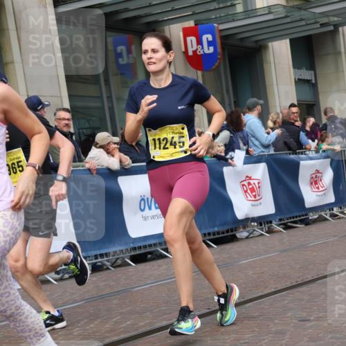 13.09.2026 - 21. swb-Marathon Bremen Strokosch-Dieckow http://msf.ph/oto/10317039 13.09.2026 10:57:31 Ziel 10078, 10460, 10559, 10565, 10707, 10728, 11136, 11153, 11245, 11332, 11532, 11568, 11824, 11856, 11863, 12222, 12228, 12231, 12264, 12427, 12551, 12555, 10166, 10177, 10226, 10300, 10394, 10517, 10518, 10578, 10687, 10700, 10969, 11106, 11292, 11365, 11480, 11498, 11609, 11667, 11734, 11965, 11966, 12037, 12111, 12263, 12372, 12382, 12383, 12400, 12411 meine-sportfotos.de