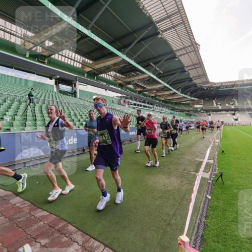 13.09.2026 - 21. swb-Marathon Bremen Michael Burmester http://msf.ph/oto/10317042 13.09.2026 13:14:16 Laufen im Stadion 183, 270, 278, 300, 349, 414, 460, 576, 600, 631, 695, 702, 768, 933, 950, 956, 1005, 1008, 1047, 1143, 1392, 1408, 1426, 1573, 1596, 1641, 1818, 1819, 1991, 2024, 2035, 2079, 2233, 2314, 2387, 2412, 2439, 2457, 2461, 2478, 2494, 2521, 2540, 2564, 2612, 2665, 2690, 2691, 2693, 2737, 2773, 2792, 2816, 2829, 2838, 2861, 2865, 2884, 2887, 2921, 2972, 2978, 3016, 3111, 3209, 3253, 3277, 3293, 3304, 3313, 3355, 3378, 3405, 3428, 3653, 3661, 3680, 4034, 4080, 4306, 703 meine-sportfotos.de