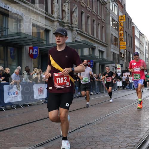 13.09.2026 - 21. swb-Marathon Bremen Strokosch-Dieckow http://msf.ph/oto/10317045 13.09.2026 13:16:38 Ziel 385, 472, 675, 734, 827, 1970, 2319, 2473, 2809, 3246, 3706, 3716, 3961, 4135, 4137, 4156, 4485, 5772, 6049, 6531, 6535, 6704, 6819, 6953, 7284, 7297, 7387, 8111, 8858, 696, 755, 792, 816, 985, 1076, 1162, 2474, 2604, 4485, 5255, 5554, 5963, 6367, 7053, 7603, 7801, 7875, 8171, 8288, 9031 meine-sportfotos.de