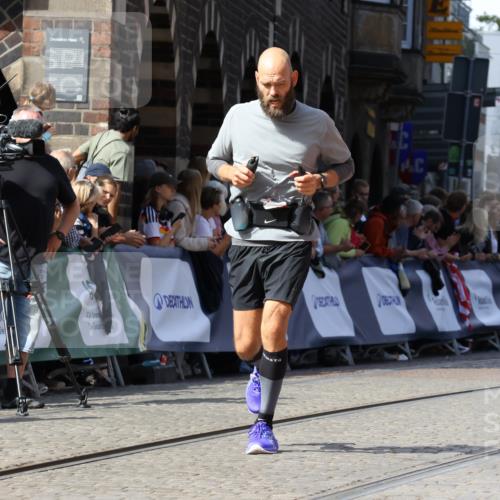 13.09.2026 - 21. swb-Marathon Bremen Strokosch-Dieckow http://msf.ph/oto/10317064 13.09.2026 13:24:36 Ziel 102, 776, 909, 1199, 1250, 2295, 2491, 3372, 4000, 4559, 5012, 5208, 5257, 5481, 5928, 5929, 6105, 7059, 7069, 7081, 7156, 8082, 8415, 9087, 9573, 9916, 13219, 282, 1516, 2280, 3015, 4198, 4262, 4277, 5328, 5664, 6626, 6807, 8853, 9541, 10103 meine-sportfotos.de