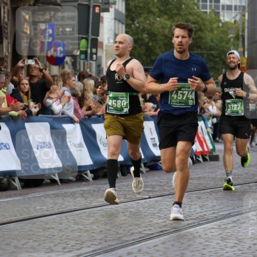 13.09.2026 - 21. swb-Marathon Bremen Strokosch-Dieckow http://msf.ph/oto/10317097 13.09.2026 13:06:45 Ziel 474, 1770, 1901, 1921, 2832, 7590, 8621, 9934, 13148, 521, 749, 3127, 4574, 6784, 8580, 8888, 9708 meine-sportfotos.de