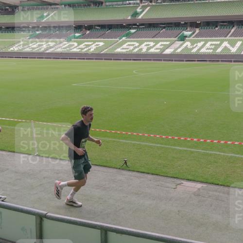 13.09.2026 - 21. swb-Marathon Bremen Michael Burmester http://msf.ph/oto/10317101 13.09.2026 12:52:16 Laufen im Stadion 102, 107, 235, 335, 683, 734, 771, 792, 863, 1033, 1043, 1125, 1146, 1162, 1232, 1252, 1297, 1455, 1492, 1510, 1528, 1542, 1613, 1646, 1955, 1970, 2007, 2008, 2043, 2203, 2350, 2442, 2447, 2480, 2498, 2759, 2767, 2847, 2858, 3085, 3149, 3236, 3336, 3362, 3440, 3448, 3484, 3566, 3703, 3830, 3899, 3959, 3988, 4165, 4283, 4429, 4473, 4475, 4571, 4573, 4582, 4605, 4727, 4781, 4782, 4895, 5079, 5152, 5168, 5379, 5521, 5696, 6274, 8033, 8798 meine-sportfotos.de