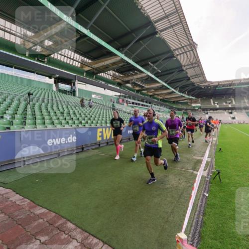 13.09.2026 - 21. swb-Marathon Bremen Michael Burmester http://msf.ph/oto/10317119 13.09.2026 13:14:25 Laufen im Stadion 266, 270, 278, 300, 349, 414, 460, 576, 600, 631, 702, 768, 950, 956, 1005, 1008, 1047, 1143, 1392, 1408, 1426, 1573, 1596, 1641, 1818, 1819, 1991, 2024, 2035, 2079, 2233, 2314, 2387, 2412, 2439, 2457, 2466, 2484, 2494, 2521, 2540, 2564, 2612, 2665, 2690, 2691, 2693, 2737, 2773, 2792, 2816, 2829, 2838, 2861, 2865, 2884, 2887, 2921, 2972, 2978, 3016, 3111, 3209, 3253, 3277, 3304, 3313, 3355, 3378, 3405, 3428, 3653, 3661, 3670, 3680, 4034, 4080, 4306, 703 meine-sportfotos.de