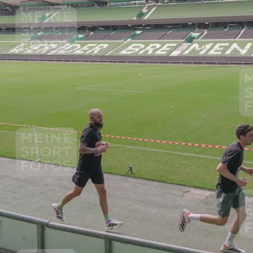 13.09.2026 - 21. swb-Marathon Bremen Michael Burmester http://msf.ph/oto/10317127 13.09.2026 12:52:16 Laufen im Stadion 102, 107, 235, 335, 683, 734, 771, 792, 863, 1033, 1043, 1125, 1146, 1162, 1232, 1252, 1297, 1455, 1492, 1510, 1528, 1542, 1613, 1646, 1955, 1970, 2007, 2008, 2043, 2203, 2350, 2442, 2447, 2480, 2498, 2759, 2767, 2847, 2858, 3085, 3149, 3236, 3336, 3362, 3440, 3448, 3484, 3566, 3703, 3830, 3899, 3959, 3988, 4165, 4283, 4429, 4473, 4475, 4571, 4573, 4582, 4605, 4727, 4781, 4782, 4895, 5079, 5152, 5168, 5379, 5521, 5696, 6274, 8033, 8798 meine-sportfotos.de