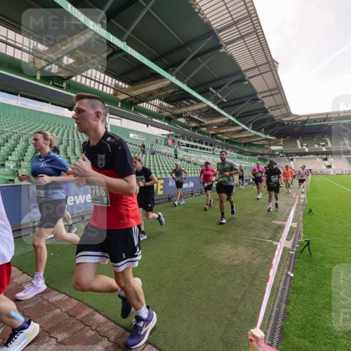 13.09.2026 - 21. swb-Marathon Bremen Michael Burmester http://msf.ph/oto/10317149 13.09.2026 13:14:28 Laufen im Stadion 266, 270, 278, 300, 349, 414, 460, 576, 600, 631, 702, 768, 950, 956, 1005, 1008, 1047, 1143, 1392, 1408, 1426, 1573, 1596, 1641, 1818, 1819, 1991, 2024, 2035, 2079, 2233, 2235, 2314, 2359, 2387, 2412, 2439, 2457, 2466, 2484, 2494, 2521, 2540, 2564, 2612, 2665, 2690, 2691, 2693, 2737, 2773, 2816, 2829, 2838, 2861, 2865, 2884, 2887, 2921, 2958, 2972, 2978, 3016, 3111, 3209, 3253, 3277, 3304, 3313, 3355, 3378, 3405, 3428, 3653, 3661, 3670, 3680, 4034, 4080, 4306, 703 meine-sportfotos.de
