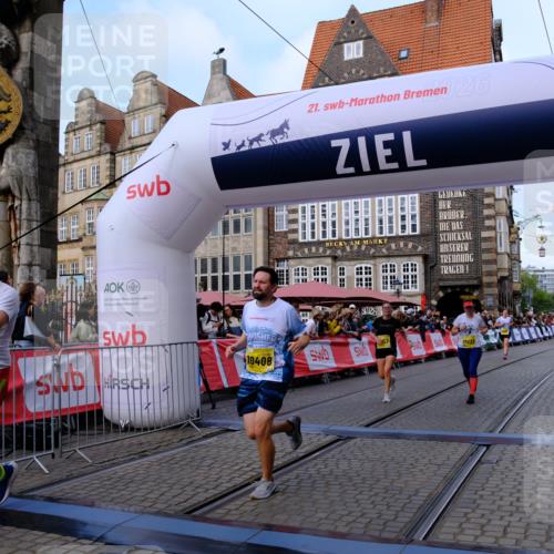 13.09.2026 - 21. swb-Marathon Bremen Tim E. http://msf.ph/oto/10317169 13.09.2026 10:57:17 Ziel 10157, 10408, 10610, 10772, 11000, 11079, 11328, 11946, 12032, 12284, 12434 meine-sportfotos.de