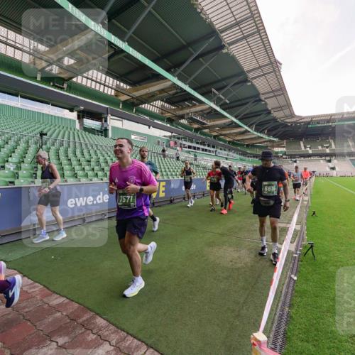 13.09.2026 - 21. swb-Marathon Bremen Michael Burmester http://msf.ph/oto/10317196 13.09.2026 13:14:31 Laufen im Stadion 266, 270, 278, 300, 414, 460, 576, 600, 631, 768, 950, 956, 1005, 1008, 1047, 1143, 1392, 1408, 1426, 1573, 1596, 1641, 1818, 1819, 1991, 2024, 2035, 2079, 2233, 2235, 2314, 2359, 2387, 2412, 2439, 2457, 2466, 2484, 2494, 2521, 2540, 2564, 2612, 2665, 2690, 2691, 2693, 2737, 2773, 2816, 2829, 2838, 2861, 2865, 2887, 2921, 2958, 2972, 2978, 3016, 3111, 3209, 3253, 3277, 3304, 3313, 3355, 3378, 3405, 3428, 3653, 3661, 3670, 3680, 3829, 4034, 4080, 4306, 703 meine-sportfotos.de