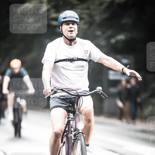 13.09.2026 - Stadtparktriathlon H.Heesch http://msf.ph/oto/10317210 13.09.2026 11:52:56 Radfahren 758, 829, 852, 854, 887 meine-sportfotos.de