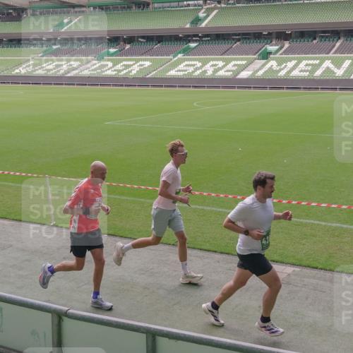 13.09.2026 - 21. swb-Marathon Bremen Michael Burmester http://msf.ph/oto/10317221 13.09.2026 12:52:28 Laufen im Stadion 102, 107, 235, 683, 734, 755, 792, 863, 985, 987, 1033, 1043, 1056, 1125, 1146, 1162, 1232, 1252, 1297, 1455, 1492, 1528, 1542, 1646, 1704, 1955, 2007, 2008, 2043, 2203, 2350, 2447, 2480, 2498, 2759, 2767, 2820, 2847, 2858, 3085, 3149, 3236, 3336, 3362, 3440, 3448, 3566, 3703, 3830, 3899, 3959, 3988, 4165, 4283, 4429, 4475, 4571, 4573, 4582, 4605, 4727, 4781, 4782, 4895, 5079, 5152, 5168, 5379, 5521, 5696, 6274, 8033, 8798 meine-sportfotos.de