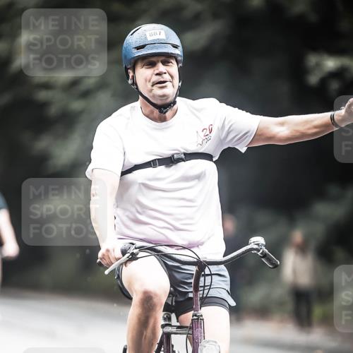 13.09.2026 - Stadtparktriathlon H.Heesch http://msf.ph/oto/10317230 13.09.2026 11:52:57 Radfahren 758, 829, 852, 854, 887 meine-sportfotos.de