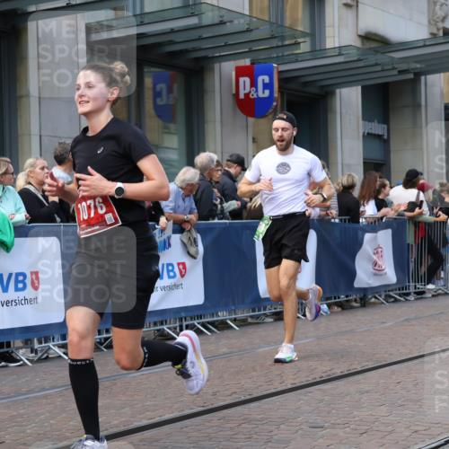 13.09.2026 - 21. swb-Marathon Bremen Strokosch-Dieckow http://msf.ph/oto/10317231 13.09.2026 13:16:40 Ziel 385, 472, 675, 734, 827, 1970, 2052, 2319, 2473, 2809, 3246, 3706, 3716, 3961, 4135, 4137, 4156, 5772, 6049, 6531, 6535, 6624, 6704, 6819, 6953, 7284, 7297, 7387, 8111, 8418, 8858, 696, 734, 792, 816, 827, 985, 1076, 1162, 2474, 2604, 4135, 4485, 5255, 5554, 5963, 6367, 7053, 7603, 7801, 7875, 8171, 8288 meine-sportfotos.de