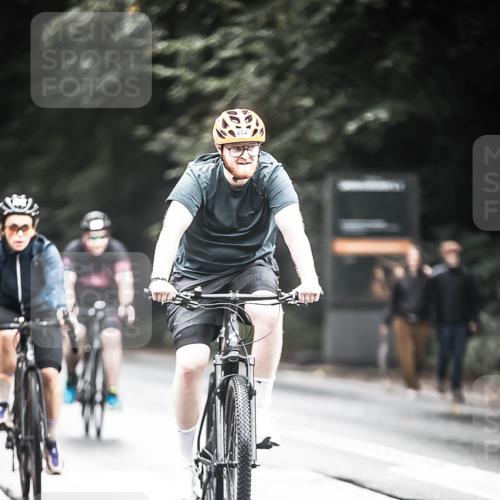 13.09.2026 - Stadtparktriathlon H.Heesch http://msf.ph/oto/10317256 13.09.2026 11:52:58 Radfahren 758, 829, 852, 854, 887 meine-sportfotos.de