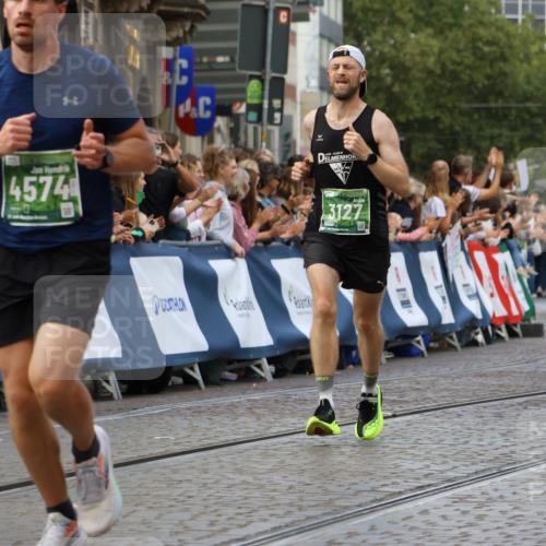 13.09.2026 - 21. swb-Marathon Bremen Strokosch-Dieckow http://msf.ph/oto/10317261 13.09.2026 13:06:47 Ziel 474, 1770, 1921, 2832, 4777, 7590, 8621, 9934, 13148, 749, 3127, 3794, 3973, 4574, 8888, 9708 meine-sportfotos.de