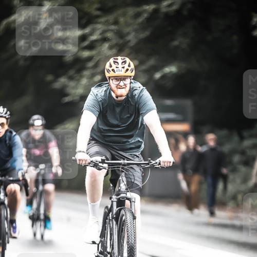 13.09.2026 - Stadtparktriathlon H.Heesch http://msf.ph/oto/10317273 13.09.2026 11:52:58 Radfahren 758, 829, 852, 854, 887 meine-sportfotos.de