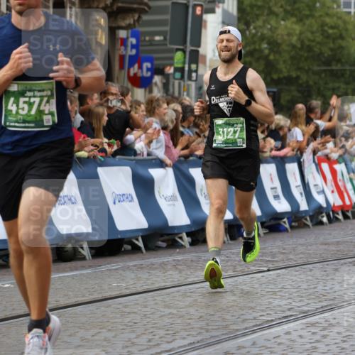 13.09.2026 - 21. swb-Marathon Bremen Strokosch-Dieckow http://msf.ph/oto/10317279 13.09.2026 13:06:47 Ziel 474, 1770, 1921, 2832, 4777, 7590, 8621, 9934, 13148, 749, 3127, 3794, 3973, 4574, 8888, 9708 meine-sportfotos.de
