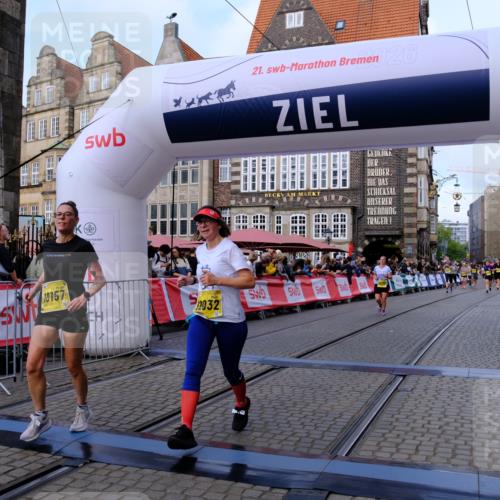 13.09.2026 - 21. swb-Marathon Bremen Tim E. http://msf.ph/oto/10317288 13.09.2026 10:57:19 Ziel 10157, 10408, 10610, 10700, 10772, 11000, 11079, 11236, 11292, 11328, 11484, 11946, 12032 meine-sportfotos.de
