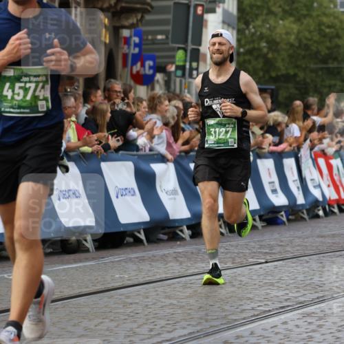 13.09.2026 - 21. swb-Marathon Bremen Strokosch-Dieckow http://msf.ph/oto/10317298 13.09.2026 13:06:47 Ziel 474, 1770, 1921, 2832, 4777, 7590, 8621, 9934, 13148, 749, 3127, 3794, 3973, 4574, 8888, 9708 meine-sportfotos.de