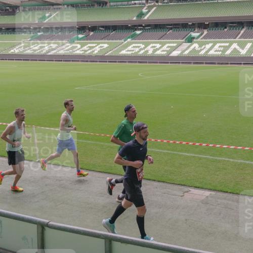 13.09.2026 - 21. swb-Marathon Bremen Michael Burmester http://msf.ph/oto/10317307 13.09.2026 12:52:33 Laufen im Stadion 102, 107, 145, 235, 683, 734, 755, 792, 863, 985, 987, 1033, 1043, 1056, 1125, 1146, 1162, 1232, 1252, 1297, 1445, 1455, 1492, 1528, 1542, 1646, 1664, 1704, 1955, 2007, 2008, 2043, 2203, 2350, 2447, 2480, 2498, 2759, 2767, 2820, 2847, 2858, 3085, 3149, 3236, 3336, 3362, 3440, 3448, 3566, 3703, 3830, 3899, 3988, 4165, 4283, 4429, 4475, 4571, 4573, 4582, 4605, 4727, 4781, 4782, 4895, 5079, 5152, 5168, 5379, 5521, 6274, 8798 meine-sportfotos.de