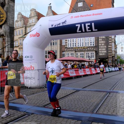 13.09.2026 - 21. swb-Marathon Bremen Tim E. http://msf.ph/oto/10317320 13.09.2026 10:57:19 Ziel 10157, 10408, 10610, 10700, 10772, 11000, 11079, 11236, 11292, 11328, 11484, 11946, 12032 meine-sportfotos.de