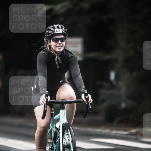 13.09.2026 - Stadtparktriathlon H.Heesch http://msf.ph/oto/10317333 13.09.2026 13:01:05 Radfahren 1209, 1298, 1321, 1325, 1367, 1400 meine-sportfotos.de