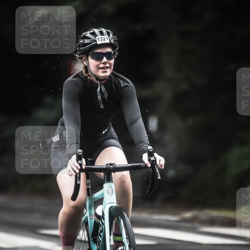 13.09.2026 - Stadtparktriathlon H.Heesch http://msf.ph/oto/10317338 13.09.2026 13:01:05 Radfahren 1209, 1298, 1321, 1325, 1367, 1400 meine-sportfotos.de