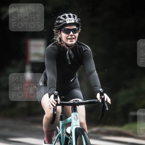 13.09.2026 - Stadtparktriathlon H.Heesch http://msf.ph/oto/10317347 13.09.2026 13:01:05 Radfahren 1209, 1298, 1321, 1325, 1367, 1400 meine-sportfotos.de