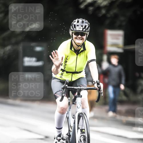 13.09.2026 - Stadtparktriathlon H.Heesch http://msf.ph/oto/10317360 13.09.2026 11:53:09 Radfahren 720, 798, 839, 844, 866 meine-sportfotos.de