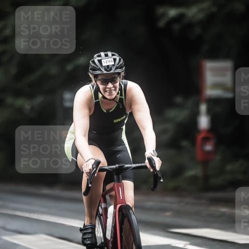 13.09.2026 - Stadtparktriathlon H.Heesch http://msf.ph/oto/10317377 13.09.2026 13:01:07 Radfahren 1209, 1216, 1298, 1321, 1325, 1388, 1400 meine-sportfotos.de
