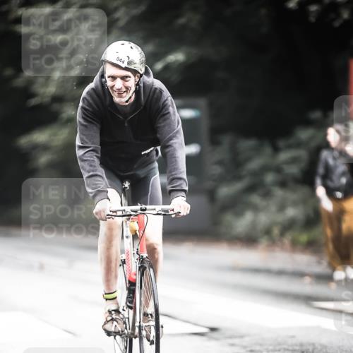 13.09.2026 - Stadtparktriathlon H.Heesch http://msf.ph/oto/10317401 13.09.2026 11:53:10 Radfahren 720, 798, 839, 844, 866 meine-sportfotos.de