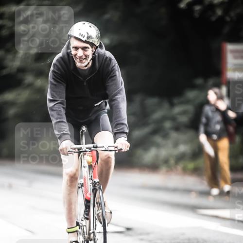 13.09.2026 - Stadtparktriathlon H.Heesch http://msf.ph/oto/10317409 13.09.2026 11:53:10 Radfahren 720, 798, 839, 844, 866 meine-sportfotos.de