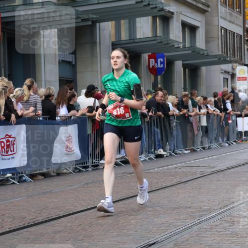 13.09.2026 - 21. swb-Marathon Bremen Strokosch-Dieckow http://msf.ph/oto/10317413 13.09.2026 13:16:44 Ziel 385, 1970, 2052, 2319, 3246, 3706, 3961, 4137, 4156, 6049, 6624, 6704, 6759, 6819, 6953, 7284, 7297, 7387, 8111, 8418, 8858, 472, 675, 696, 734, 816, 827, 985, 1076, 1162, 2473, 2474, 2604, 2809, 3716, 4135, 4485, 5255, 5772, 6367, 6531, 6535, 7053, 7603, 7801, 7875, 8171, 8288 meine-sportfotos.de