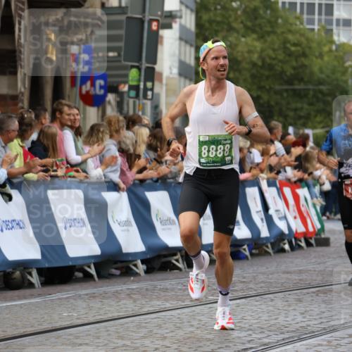 13.09.2026 - 21. swb-Marathon Bremen Strokosch-Dieckow http://msf.ph/oto/10317418 13.09.2026 13:06:50 Ziel 508, 1770, 1921, 2832, 3910, 4777, 7590, 8621, 13148, 749, 3794, 3973, 8888, 9708 meine-sportfotos.de