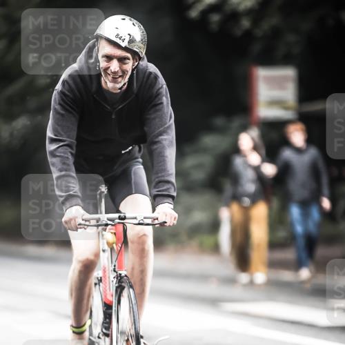 13.09.2026 - Stadtparktriathlon H.Heesch http://msf.ph/oto/10317427 13.09.2026 11:53:10 Radfahren 720, 798, 839, 844, 866 meine-sportfotos.de