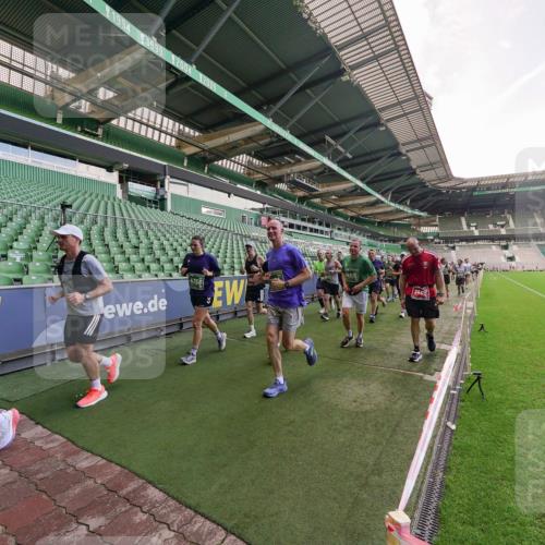 13.09.2026 - 21. swb-Marathon Bremen Michael Burmester http://msf.ph/oto/10317430 13.09.2026 13:14:56 Laufen im Stadion 263, 266, 300, 414, 460, 600, 631, 768, 956, 1008, 1047, 1392, 1408, 1573, 1596, 1818, 1819, 1874, 2024, 2035, 2079, 2233, 2235, 2314, 2359, 2385, 2386, 2387, 2412, 2457, 2466, 2484, 2494, 2521, 2540, 2564, 2667, 2690, 2691, 2693, 2737, 2760, 2783, 2829, 2838, 2859, 2861, 2865, 2874, 2887, 2958, 2972, 2978, 3075, 3111, 3157, 3165, 3185, 3209, 3265, 3304, 3355, 3378, 3382, 3405, 3428, 3653, 3661, 3670, 3680, 3829, 4034, 4080, 4306, 703 meine-sportfotos.de