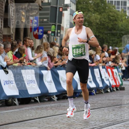 13.09.2026 - 21. swb-Marathon Bremen Strokosch-Dieckow http://msf.ph/oto/10317434 13.09.2026 13:06:50 Ziel 508, 1770, 1921, 2832, 3910, 4777, 7590, 8621, 13148, 749, 3794, 3973, 8888, 9708 meine-sportfotos.de