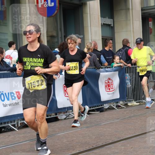 13.09.2026 - 21. swb-Marathon Bremen Strokosch-Dieckow http://msf.ph/oto/10317441 13.09.2026 10:57:39 Ziel 10078, 10460, 10543, 10559, 10565, 10604, 10707, 10728, 10826, 10828, 10903, 10914, 10931, 10932, 11136, 11153, 11332, 11532, 11568, 11824, 11856, 11863, 12228, 12231, 12427, 12441, 12551, 12555, 10177, 10226, 10300, 10394, 10460, 10517, 10518, 11106, 11245, 11365, 11480, 11498, 11609, 11734, 11965, 11966, 12037, 12111, 12222, 12264, 12372, 12400, 12411 meine-sportfotos.de