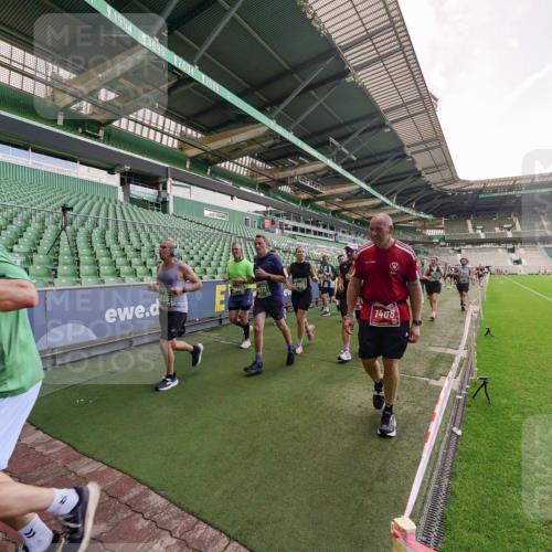 13.09.2026 - 21. swb-Marathon Bremen Michael Burmester http://msf.ph/oto/10317466 13.09.2026 13:14:58 Laufen im Stadion 143, 263, 266, 300, 414, 460, 600, 631, 768, 956, 1008, 1047, 1392, 1408, 1573, 1596, 1818, 1819, 1874, 2024, 2035, 2079, 2233, 2235, 2314, 2359, 2385, 2386, 2387, 2412, 2457, 2466, 2484, 2494, 2521, 2540, 2564, 2667, 2690, 2691, 2693, 2737, 2760, 2783, 2829, 2838, 2859, 2861, 2865, 2874, 2887, 2958, 2972, 2978, 3075, 3111, 3157, 3165, 3185, 3209, 3265, 3304, 3355, 3378, 3382, 3405, 3428, 3653, 3661, 3670, 3680, 3829, 4034, 4080, 4306, 703 meine-sportfotos.de