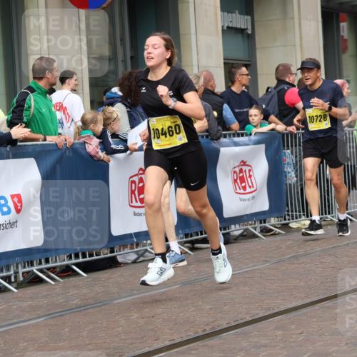 13.09.2026 - 21. swb-Marathon Bremen Strokosch-Dieckow http://msf.ph/oto/10317514 13.09.2026 10:57:40 Ziel 10078, 10543, 10559, 10565, 10604, 10673, 10707, 10728, 10826, 10828, 10903, 10914, 10931, 10932, 11136, 11153, 11332, 11532, 11568, 11824, 11856, 11863, 11884, 12228, 12231, 12427, 12441, 12482, 12551, 12555, 10177, 10226, 10300, 10394, 10460, 10517, 10518, 11106, 11245, 11365, 11480, 11498, 11532, 11568, 11609, 11734, 11965, 11966, 12037, 12111, 12222, 12264, 12372, 12400 meine-sportfotos.de