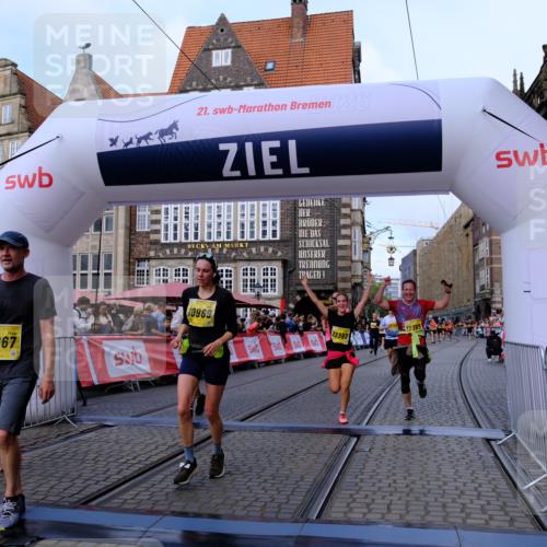 13.09.2026 - 21. swb-Marathon Bremen Tim E. http://msf.ph/oto/10317537 13.09.2026 10:57:30 Ziel 10157, 10166, 10578, 10687, 10700, 10772, 10969, 11236, 11292, 11484, 11667, 12032, 12263, 12382, 12383, 12400, 12411 meine-sportfotos.de