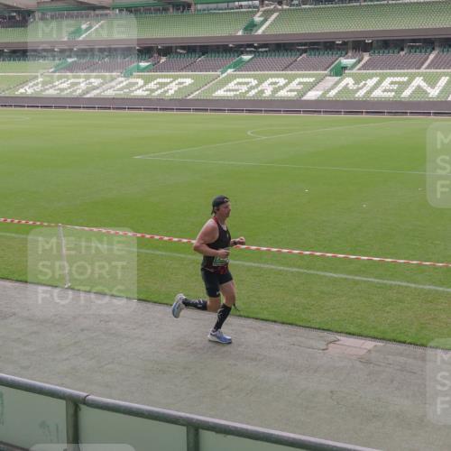 13.09.2026 - 21. swb-Marathon Bremen Michael Burmester http://msf.ph/oto/10317547 13.09.2026 12:52:53 Laufen im Stadion 102, 107, 145, 235, 313, 376, 541, 560, 615, 616, 683, 696, 734, 740, 755, 792, 863, 982, 985, 987, 1033, 1043, 1056, 1162, 1207, 1232, 1252, 1297, 1433, 1445, 1492, 1528, 1542, 1646, 1664, 1704, 1707, 1814, 1955, 2007, 2008, 2043, 2203, 2280, 2350, 2362, 2401, 2422, 2447, 2454, 2480, 2498, 2759, 2767, 2820, 2847, 2858, 2997, 3085, 3149, 3236, 3336, 3362, 3448, 3566, 3830, 3899, 3988, 4165, 4283, 4429, 4475, 4571, 4573, 4605, 4895, 5079, 5152, 5168, 5379 meine-sportfotos.de