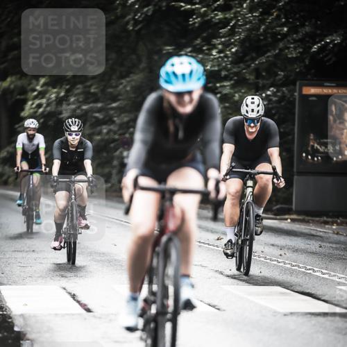 13.09.2026 - Stadtparktriathlon H.Heesch http://msf.ph/oto/10317554 13.09.2026 11:53:28 Radfahren 769, 795, 819, 834, 849, 915 meine-sportfotos.de